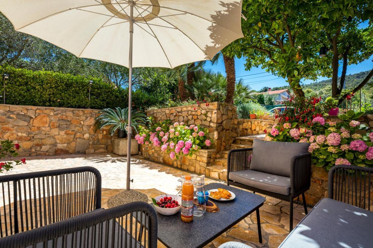 Vacation House Orange Veli Lošinj Exterior foto