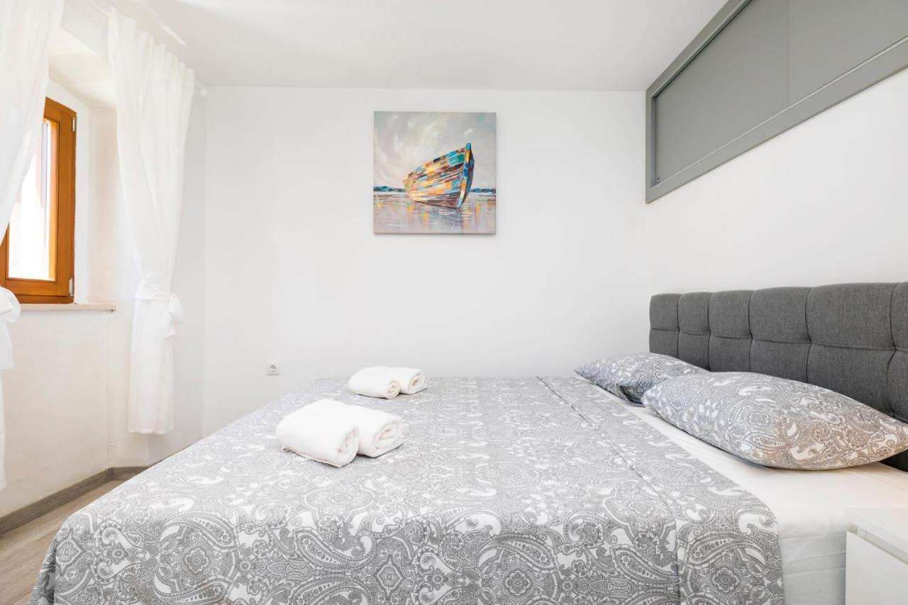Vacation House Orange Veli Lošinj Exterior foto